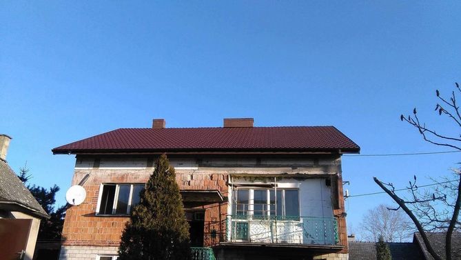 Dach przeciekał, w tym domu nie dało się mieszkać