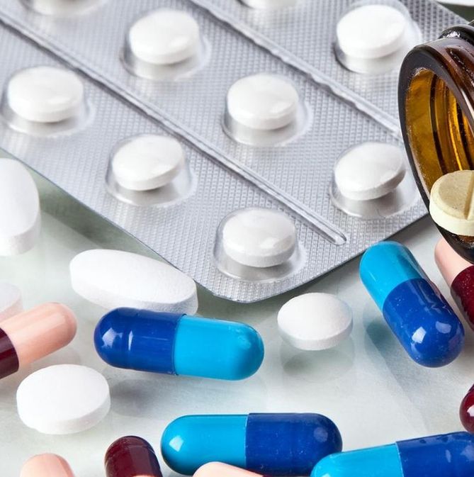 Sposoby na ból gardła to środki naturalne, ale przede wszystkim leki farmaceutyczne