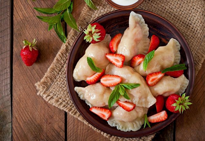 Pierogi z truskawkami to kulinarny hit każdego lata