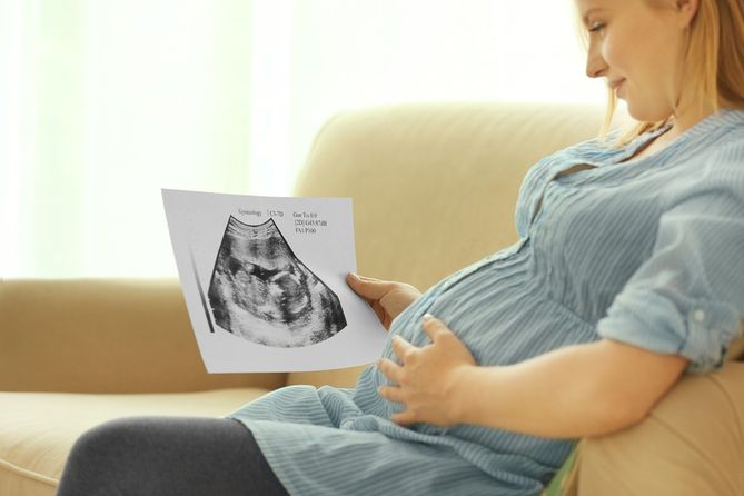 Środowisko panujące w łonie matki może mieć wpływ na rozwój mózgu dziecka