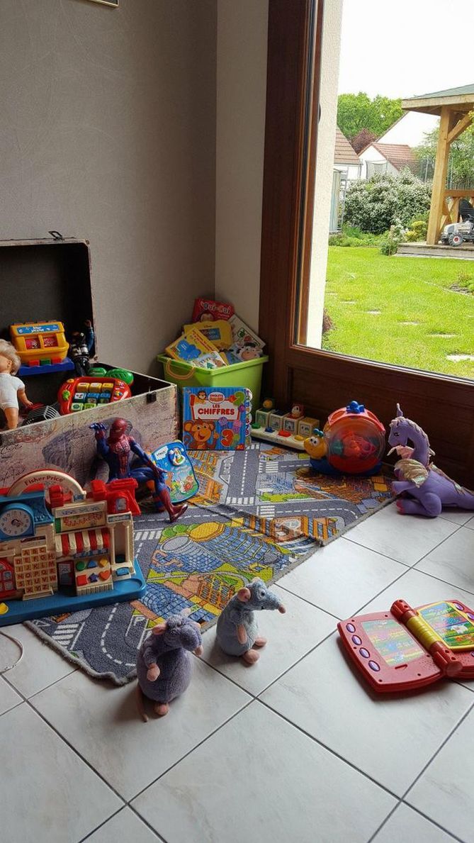 Kącik zabaw w salonie