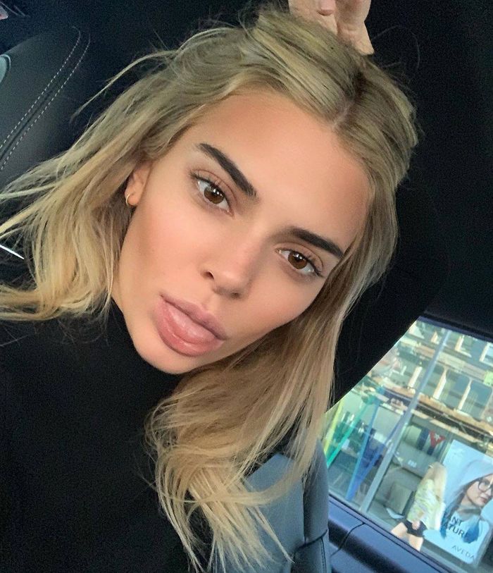 Kendall Jenner W Blondzie Wygl Da Jak Kim Kardashian