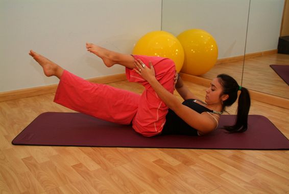 Kobieta ćwicząca pilates