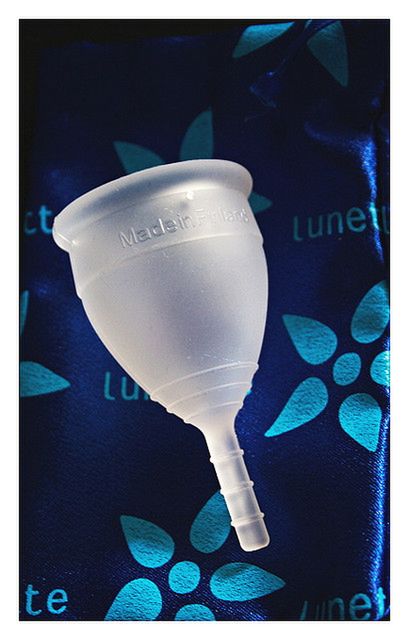 Zdjęcie kubeczka menstruacyjnego