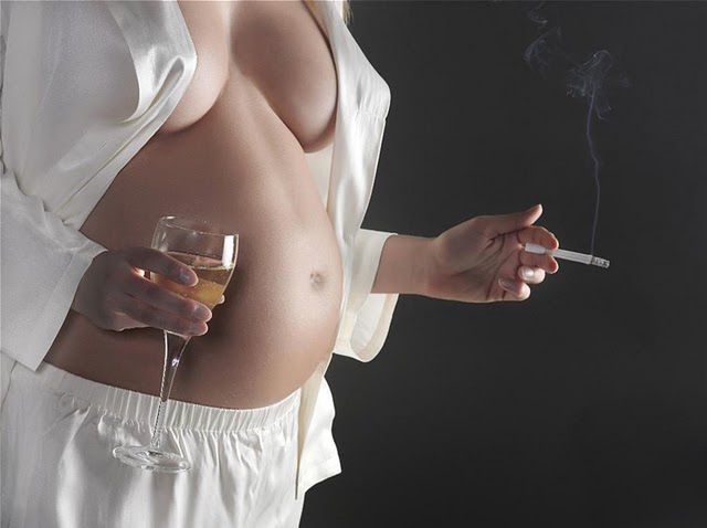 Alkohol i papierosy w ciąży są bezwzględnie zakazane