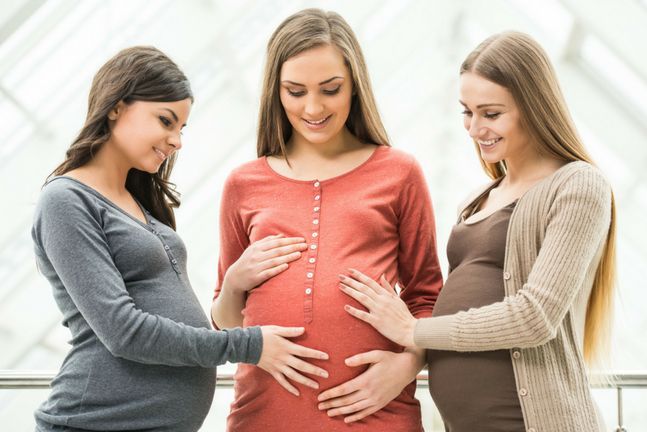 Zanim dotknie się brzuch ciężarnej, należy zapytać kobietę o zgodę