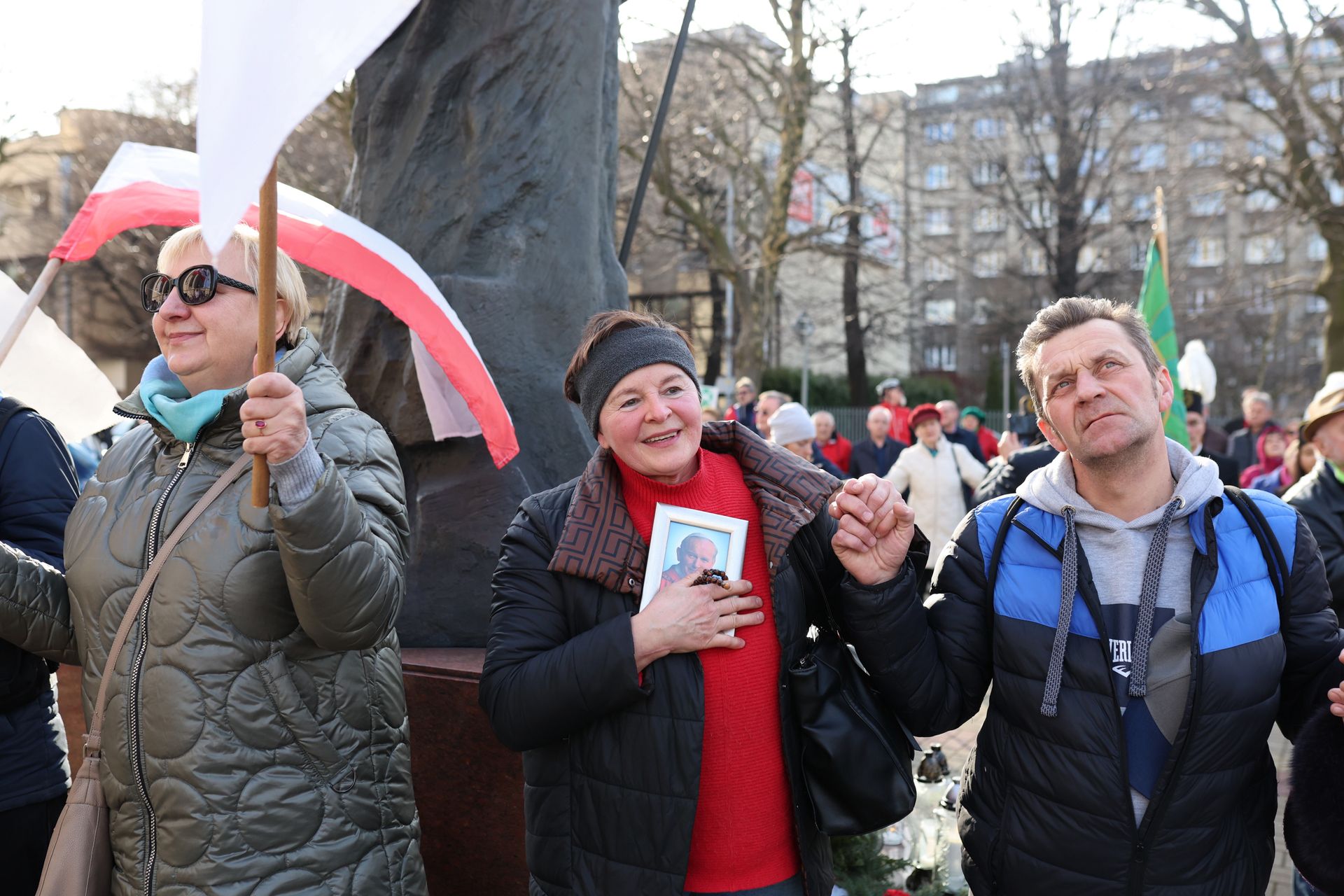 Kilkaset osób wyszło na ulice Katowic Módlmy się o rozum ZDJĘCIA