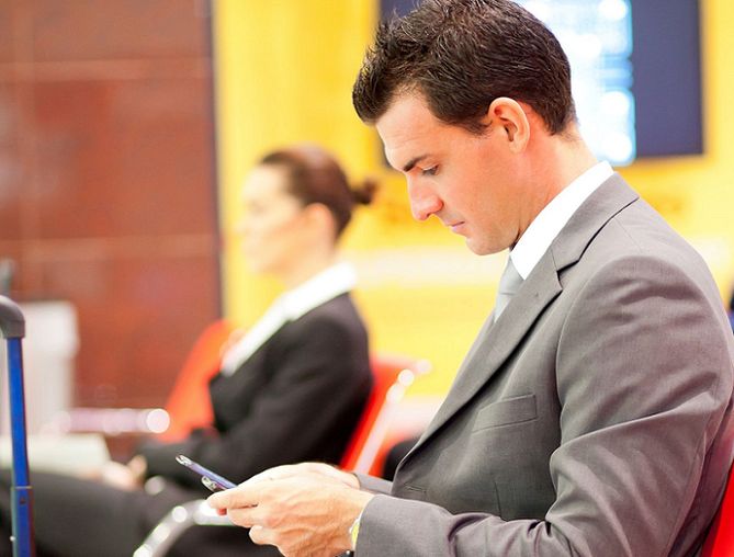 Korzystanie z telefonu skutkuje nieprawidłową postawą ciała