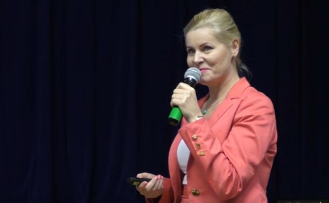 Dr Iwa Jonik