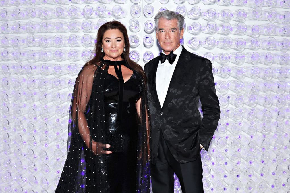 Keely Shaye Smith i Pierce Brosnan na MET Gali w 2023 roku