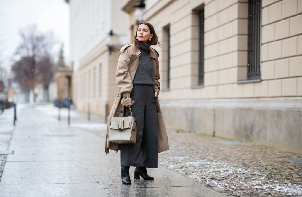 Berlin, Niemcy, 2019BERLIN, GERMANY - JANUARY 03: Anais Eleni is seen wearing grey turtleneck, olive bag, brown trench coat, black boots and dark grey pants on January 03, 2019 in Berlin, Germany. (Photo by Christian Vierig/Getty Images)Christian Vierig