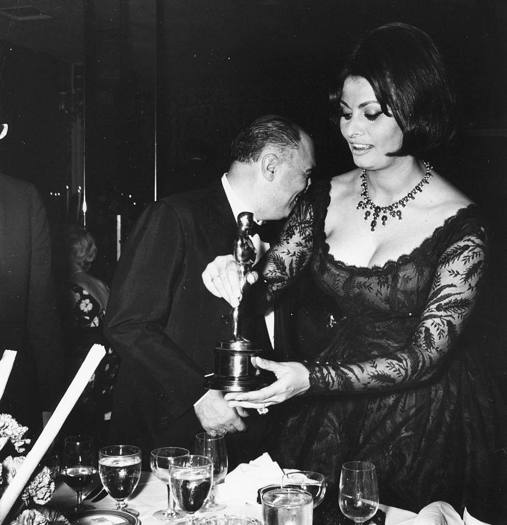Sophia Loren z Oscarem za rolę w \
