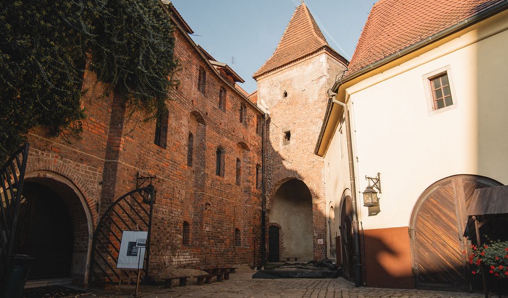 Archiwum Budowlane Wrocławia, będące od 2000 roku oddziałem wrocławskiego Muzeum Architektury, jest największym w kraju zbiorem planów budowlanych obejmujących okres od XIX wieku do 1945 roku.