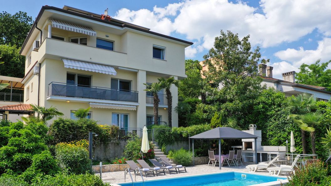 Apartmanok Családok Részére Medencével Opátia - Opatija - 7916 (1)