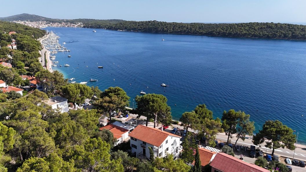 Apartmanok és Szobák A Tenger Mellett Mali Losinj, Losinj - 10420 Mali Lošinj (1)