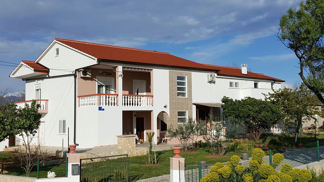 Apartmanok Parkolóhellyel Vrsi, Zadar - 14211 Vrsi (1)