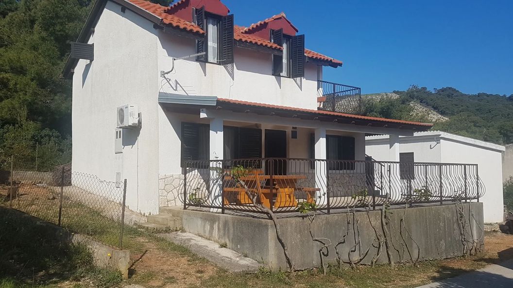 Apartmani Branko Uvala Rukavac (1)