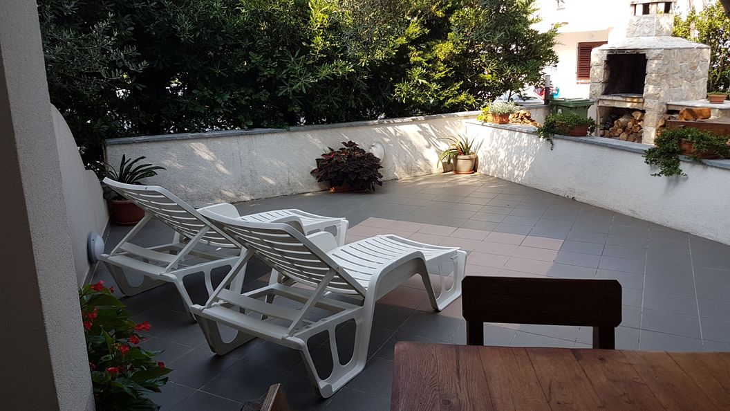 Apartmanok Parkolóhellyel Novalja, Pag - 6504 Novalja (1)