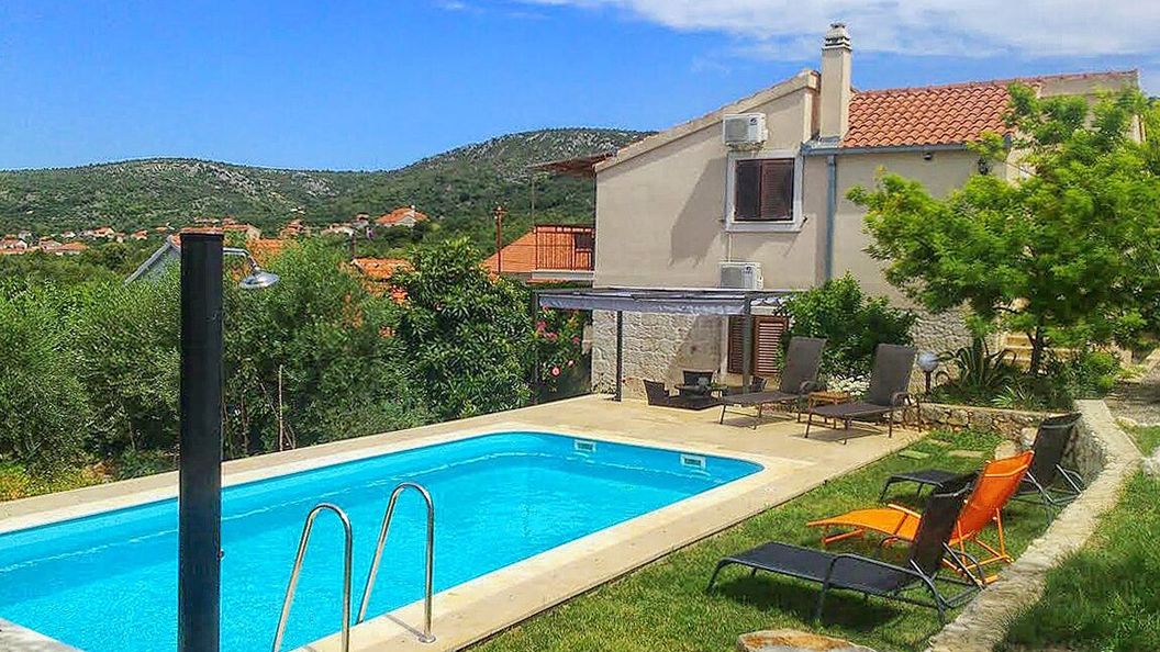 Ház Családok Részére Medencével Vinisce, Trogir - 7510 Vinišće (1)