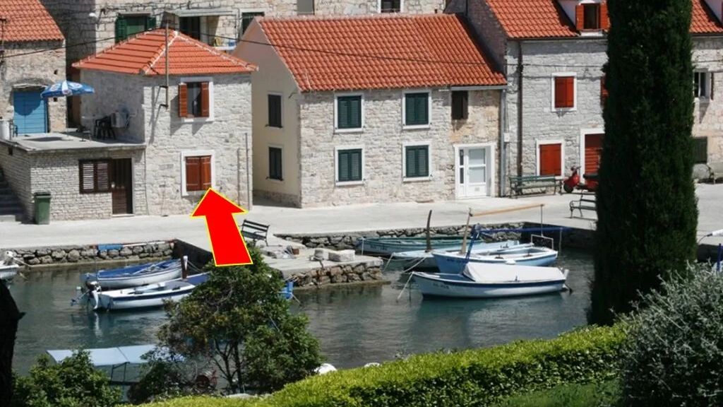 Nyaralóház A Tenger Mellett Maslinica, Solta - 13965 Maslinica (1)