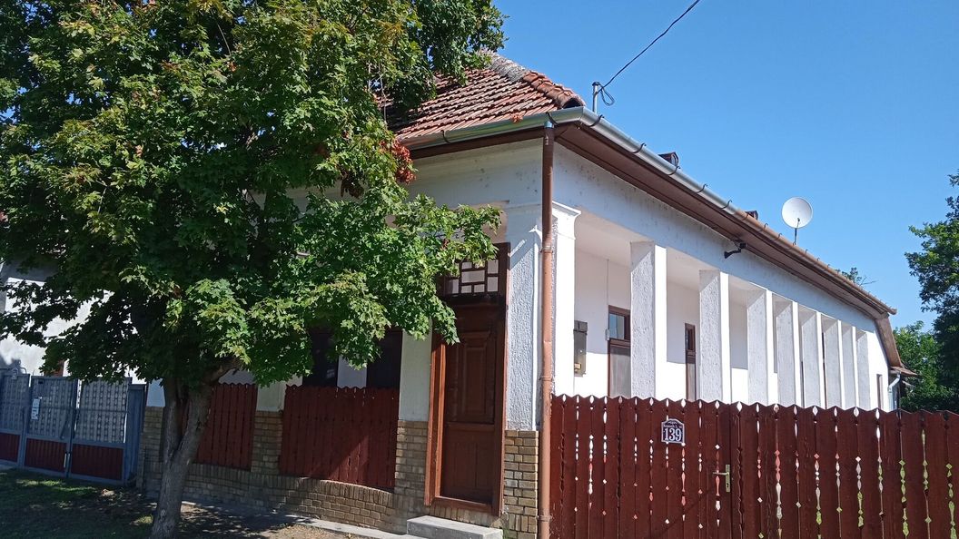 Bakcsó PihenőPorta Sarud (1)