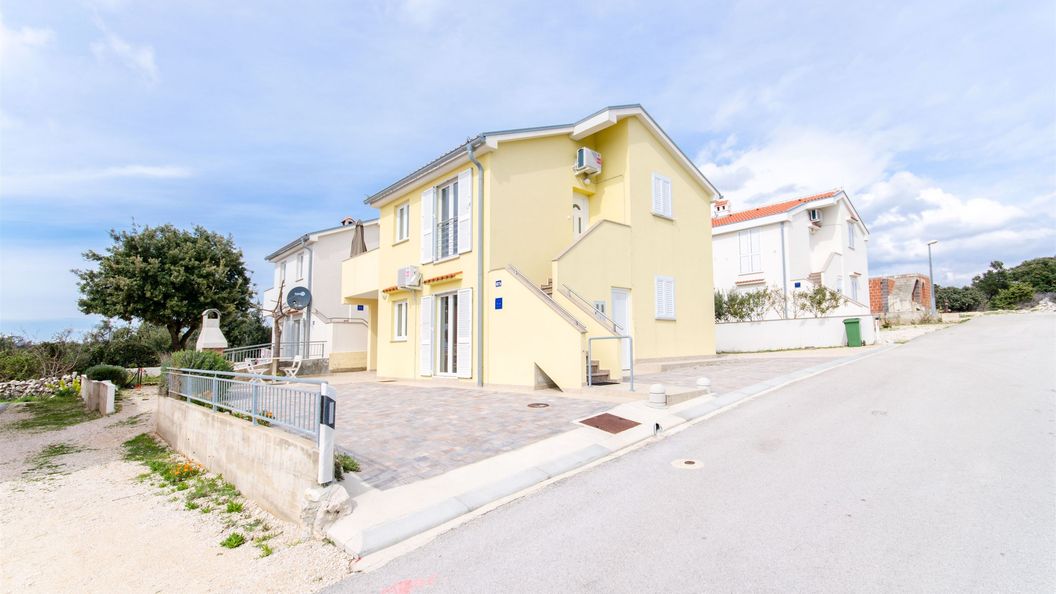 Apartments ANDREA Mandre (1)