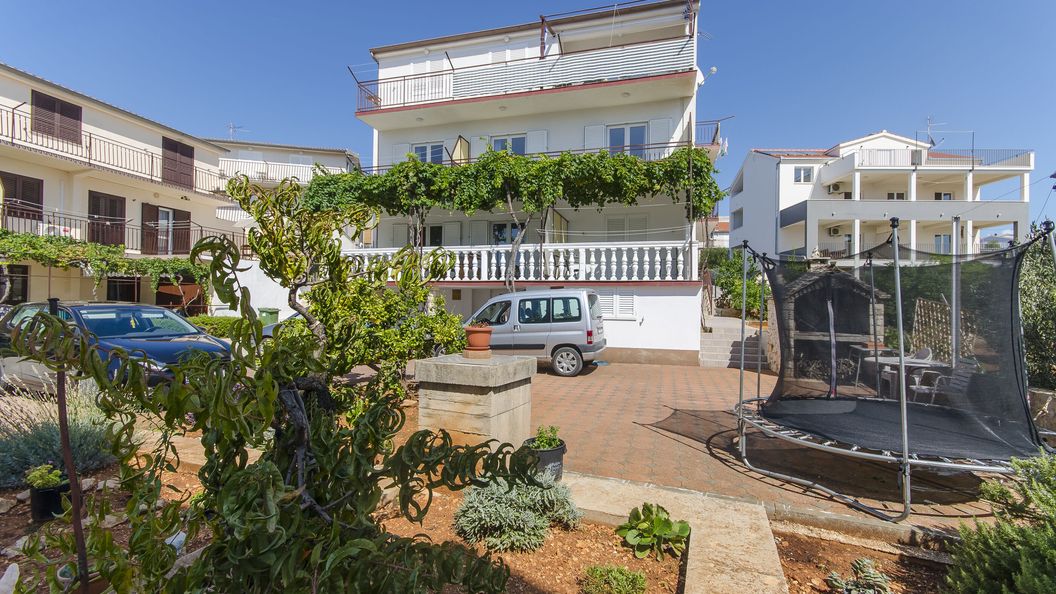 Apartments Nera Primosten (1)