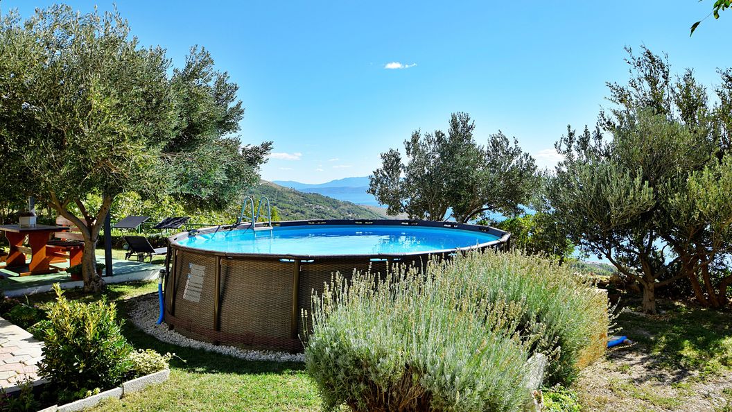 Apartmanok Családok Részére Medencével Gornji Tucepi - Podpec, Makarska - 6815 Gornji Tučepi - Podpeć (1)