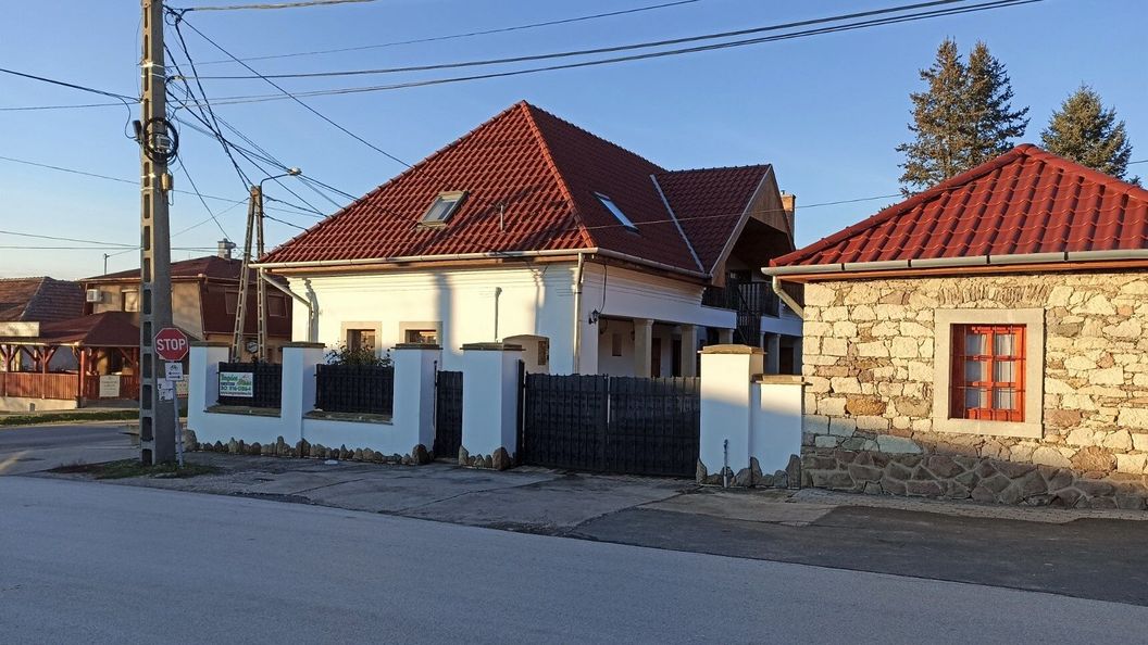 Tomorvár Apartmanház Bogács (1)