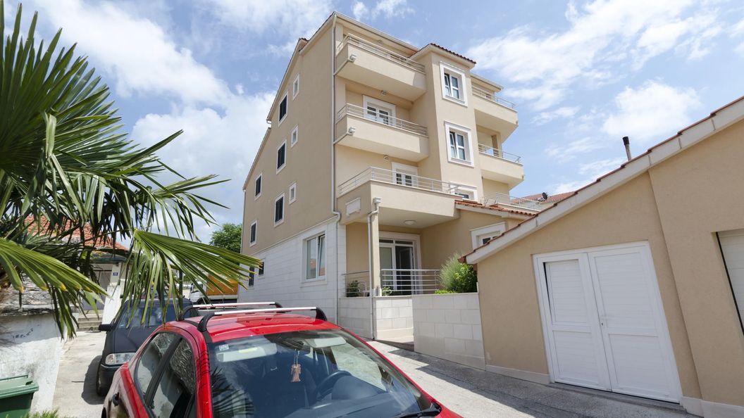 Apartments Frane Primosten (1)