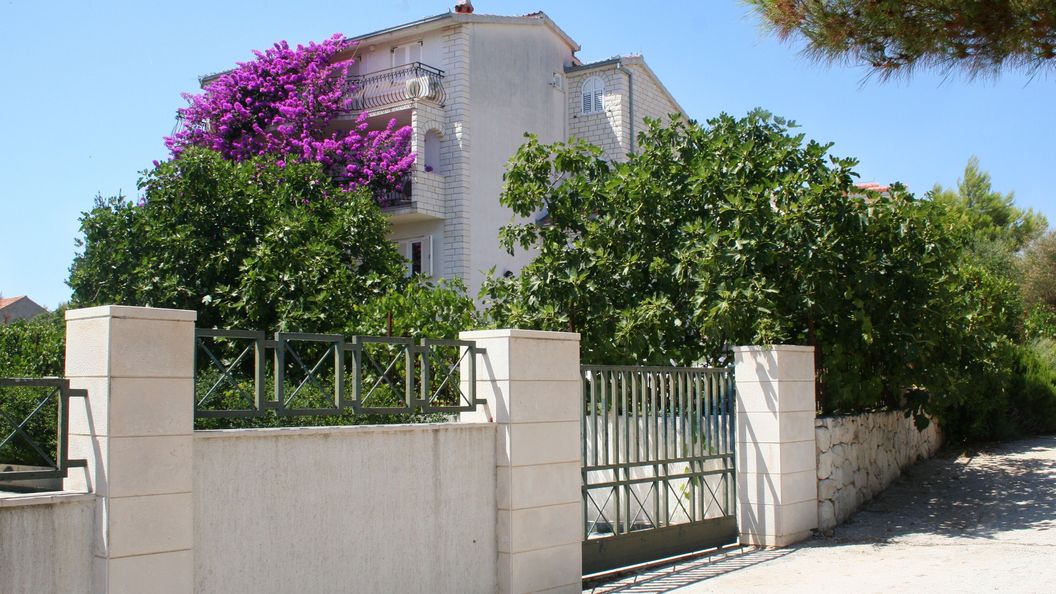 Apartmanok A Tenger Mellett Rastici, Ciovo - 2104 Rastići (1)