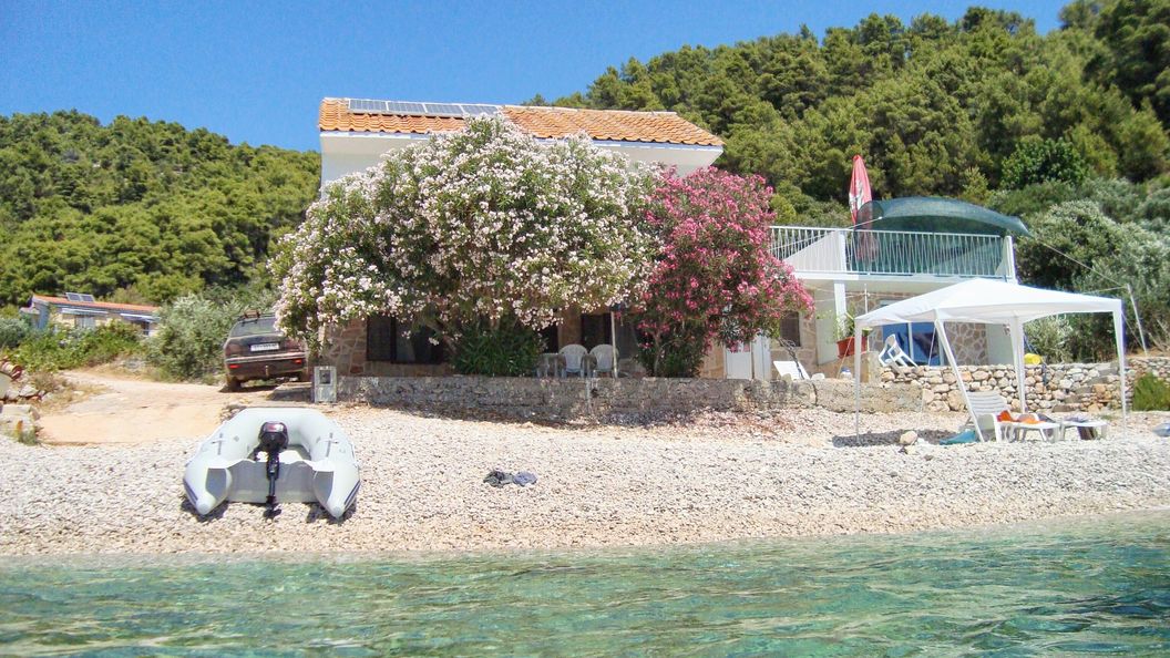 Robinzoni Apartmanok A Tenger Mellett Öböl Skozanje, Hvar - 4624 Skozanje (1)