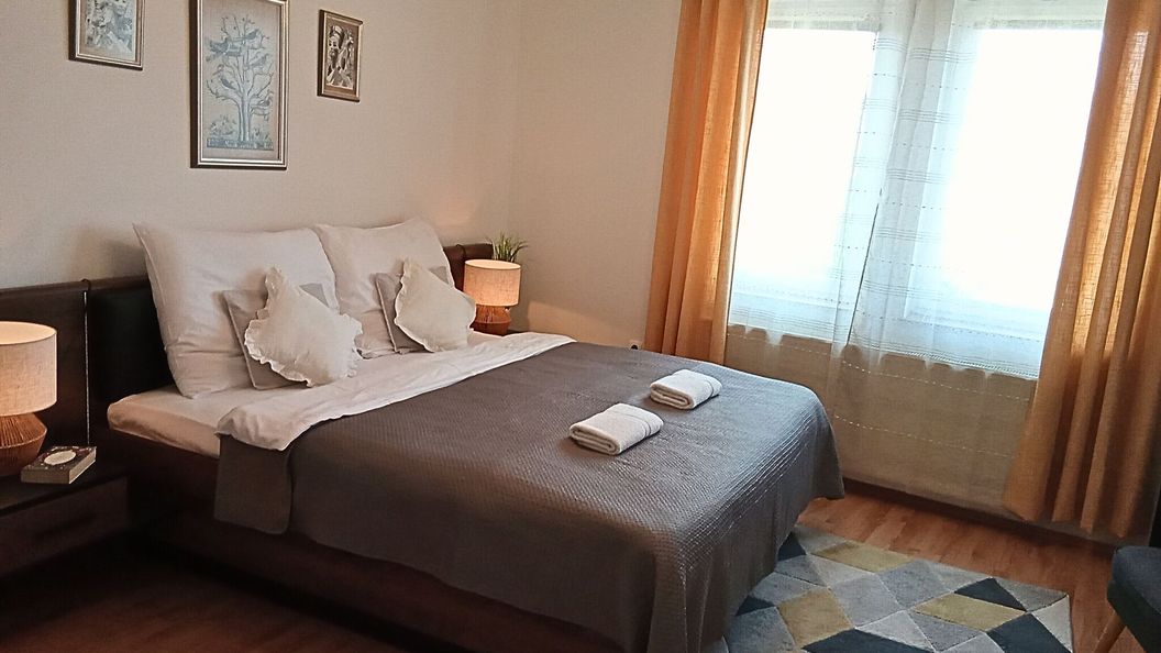 Orient Apartmanház Eger (1)