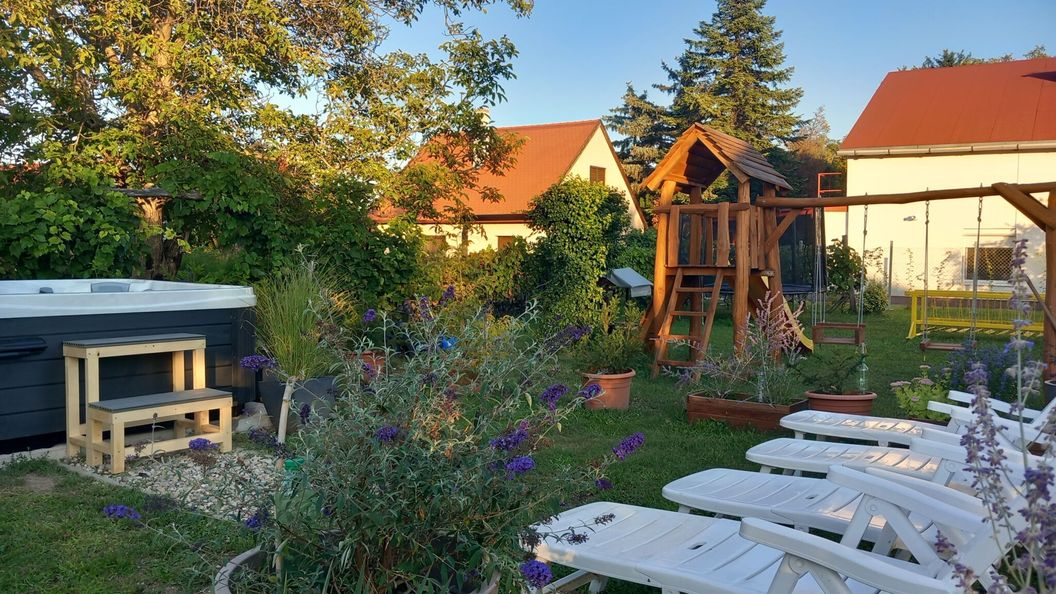 Agnes' Vineyard Vendégház jakuzzival Alsóörs (1)