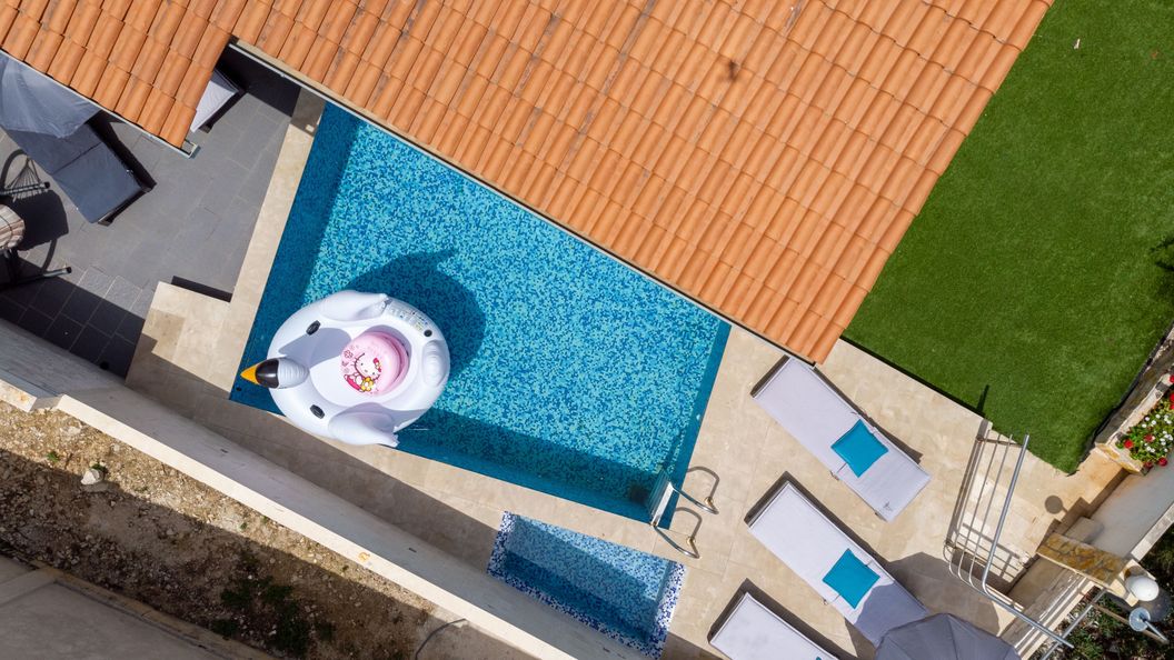 Ház Családok Részére Medencével Öböl Koromaslinova, Brac - 15479 Koromaslinova (1)