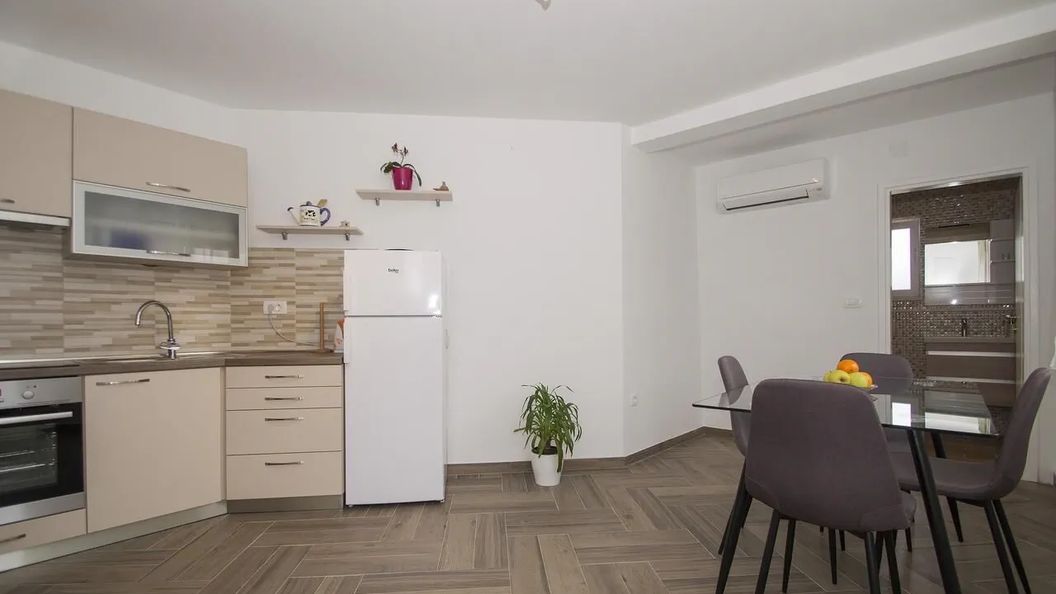 Apartmanok Parkolóhellyel Zrnovo, Korcula - 16045 Žrnovo (1)