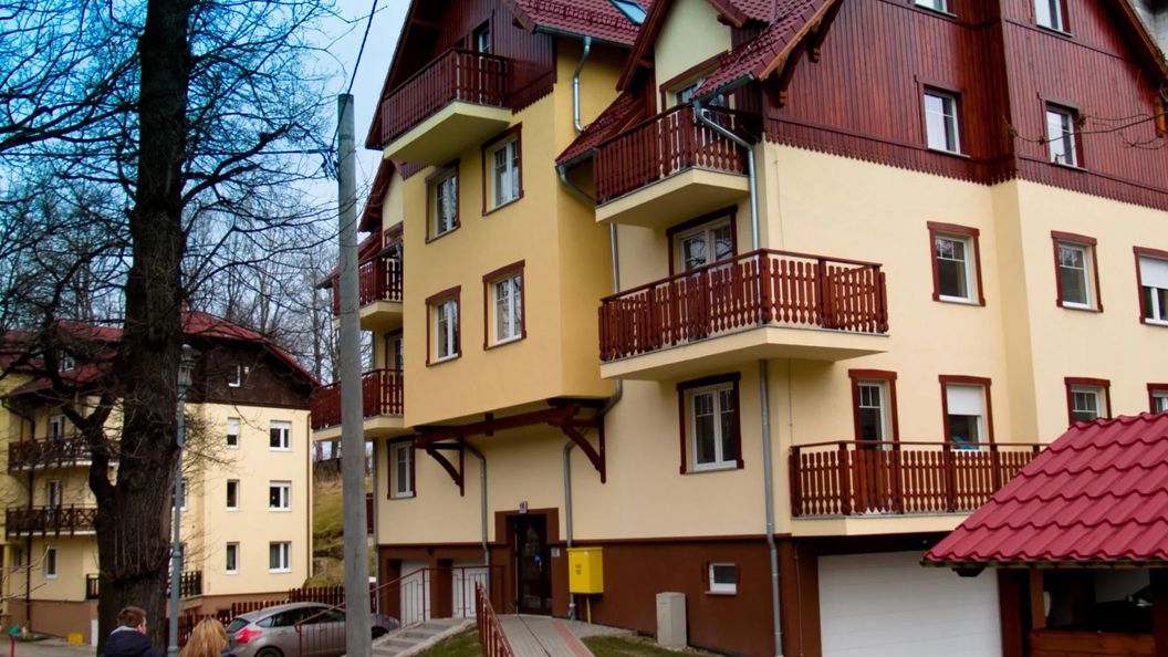 Apartamenty hoteLOVE pod Dębami Karpacz (1)