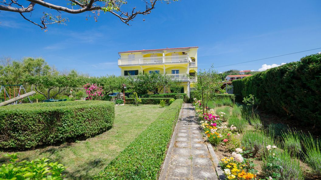 Apartments Boza Lopar (1)