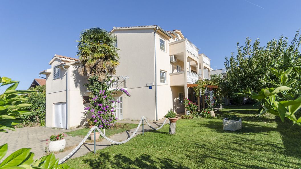 Apartments Sweet garden Vodice (1)