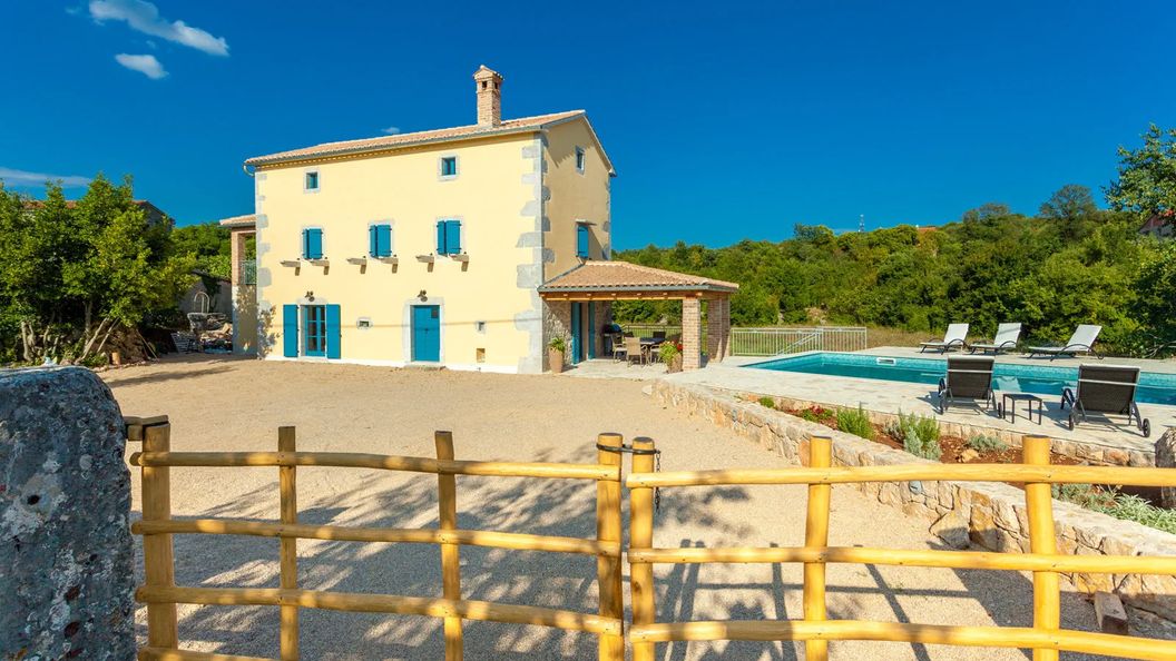 Vila Lusa Bajčići (1)