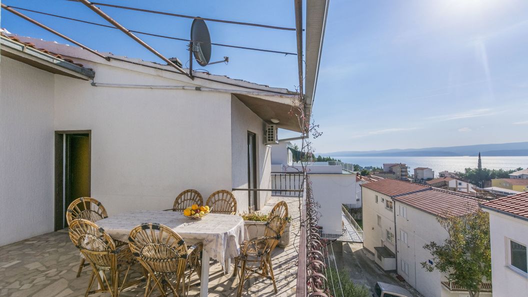 Apartments Mario Omis (1)