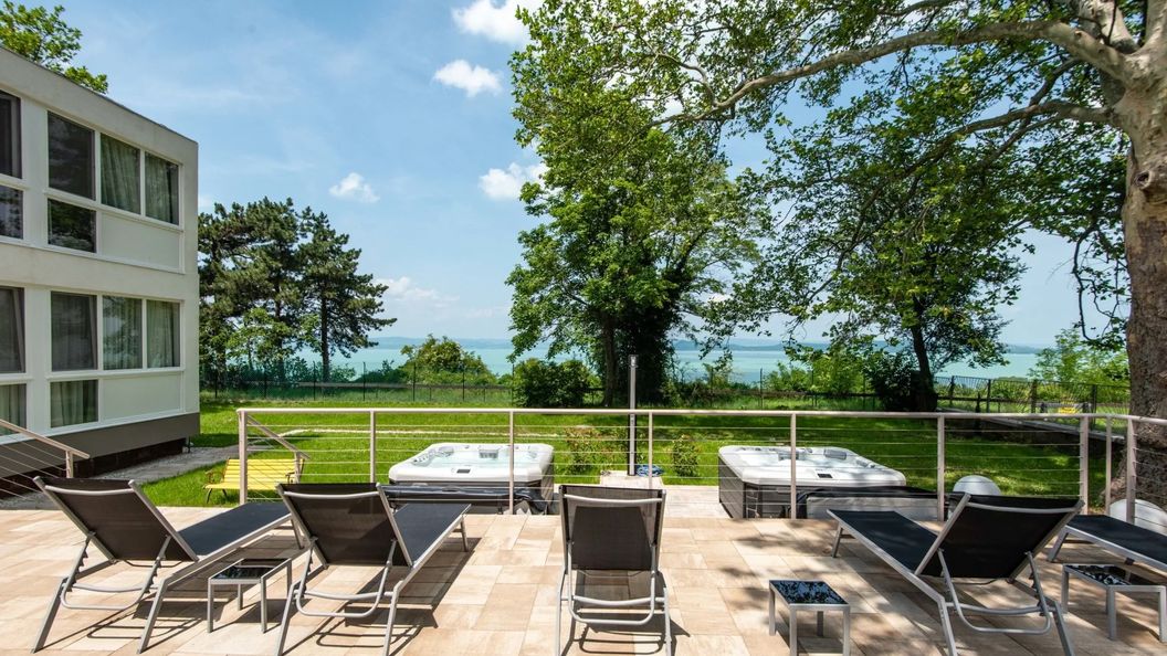 Magaspart Panzió*** Balatonföldvár (1)