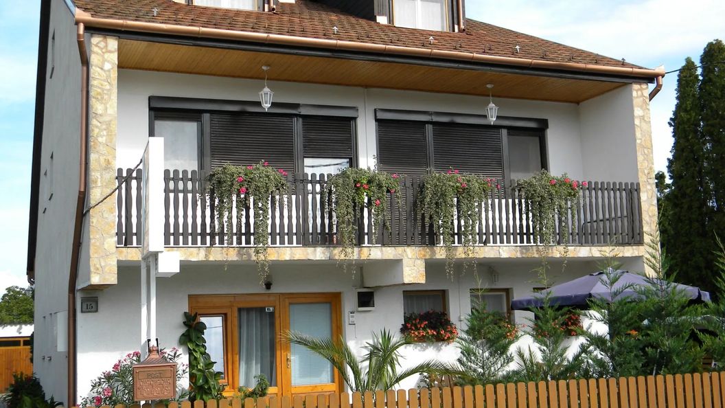 Villa Róza Apartman Balatonkeresztúr (1)
