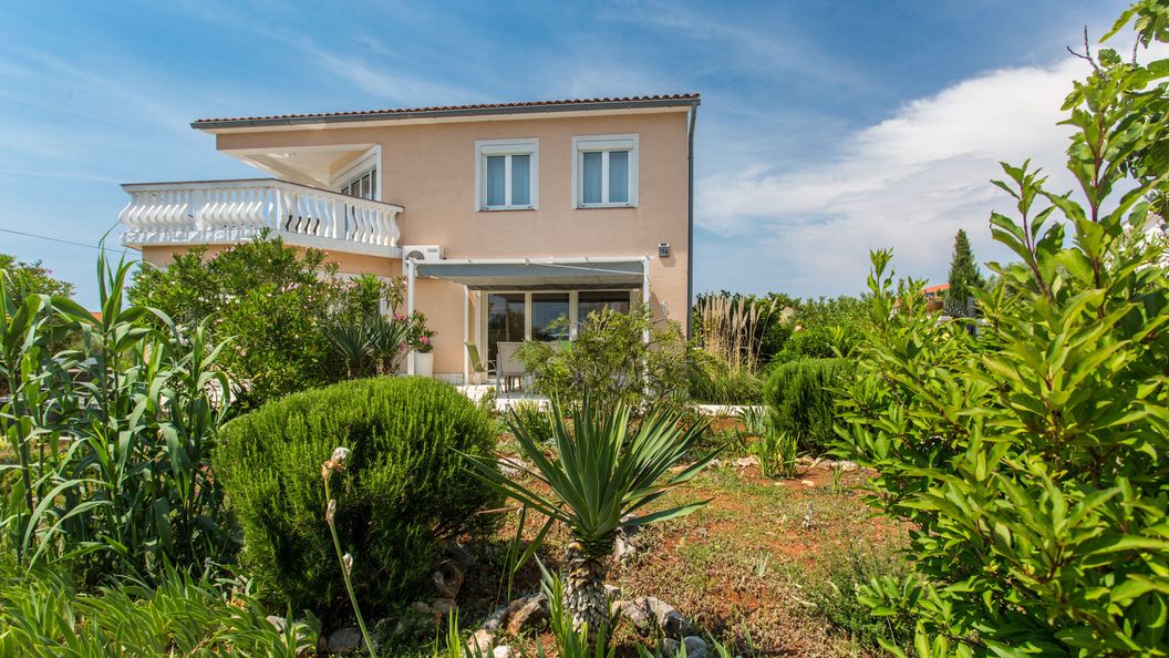 Holiday home Nika Linardići (1)