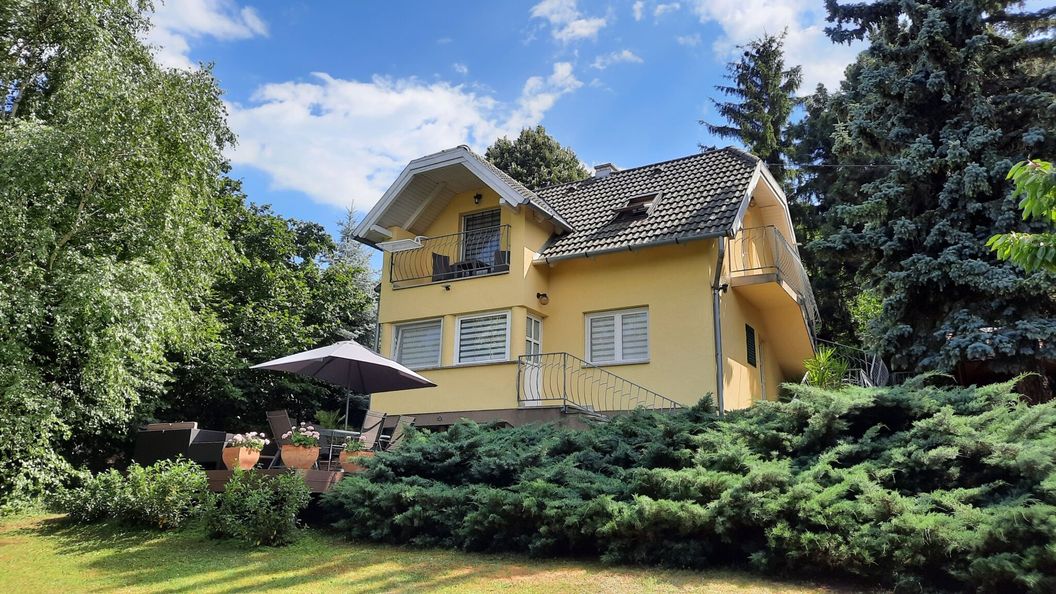 Gabi Apartmanház Balatonalmádi (1)