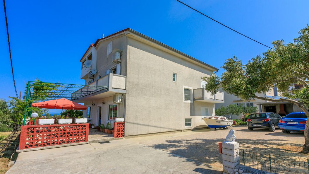 Apartments Carmen Kampor (1)