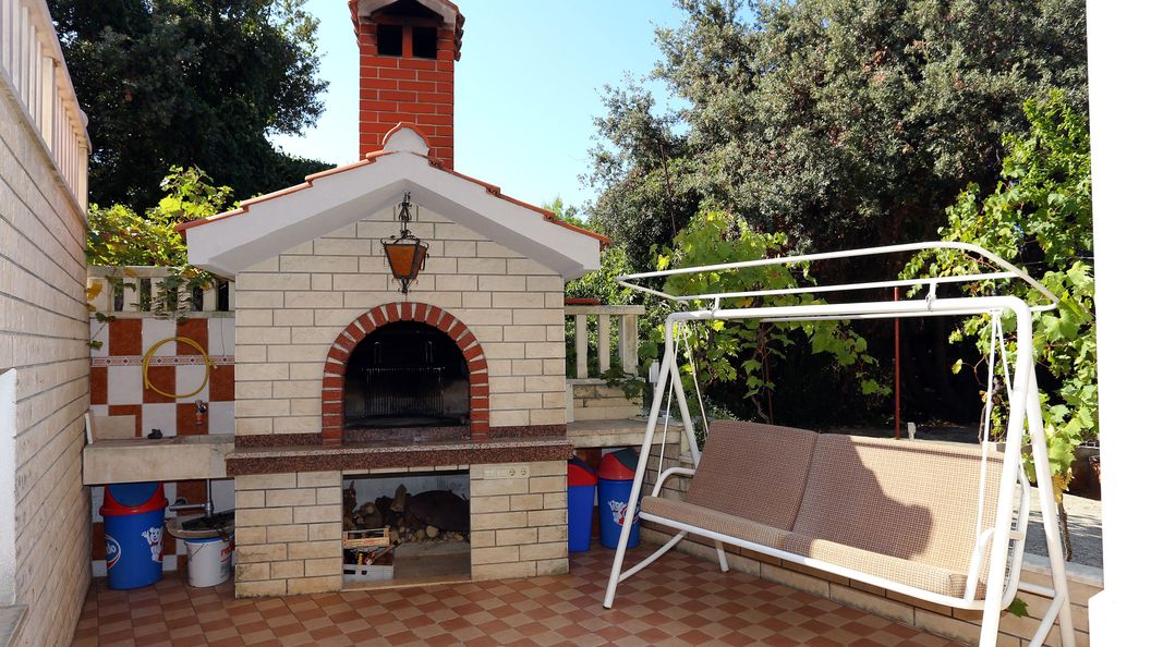 Apartmanok Parkolóhellyel Seget Vranjica, Trogir - 12760 Seget Vranjica (1)