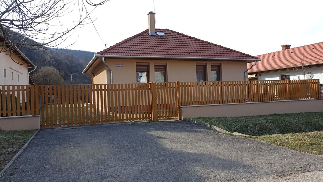 Dapsy Apartmanház Jósvafő (1)