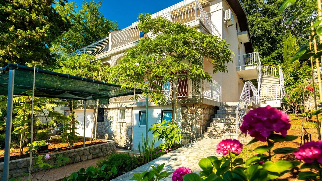 Apartments Puskar Njivice (1)