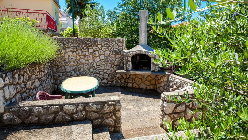 Apartments Belavic Njivice Krk (1)